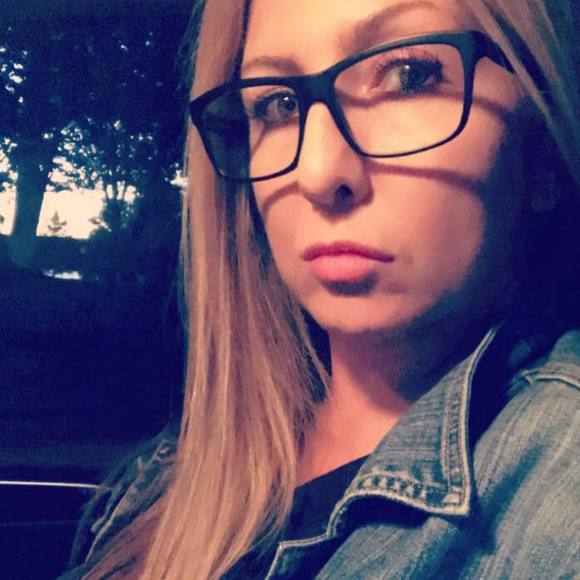 Meet your Posher, Lillian - Picture 1 of 1